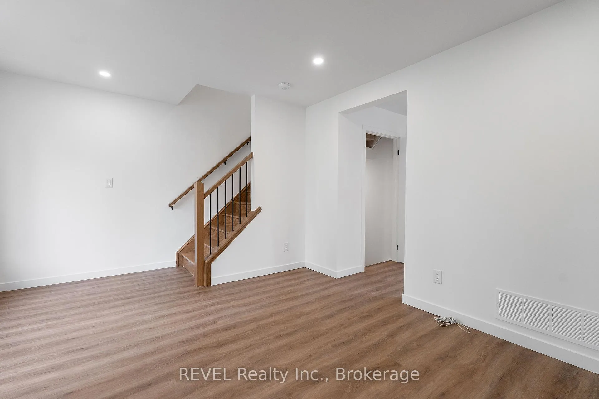 Photo 5 of Unit 2, 1372 Haist St, Pelham, Fonthill — HOMEH