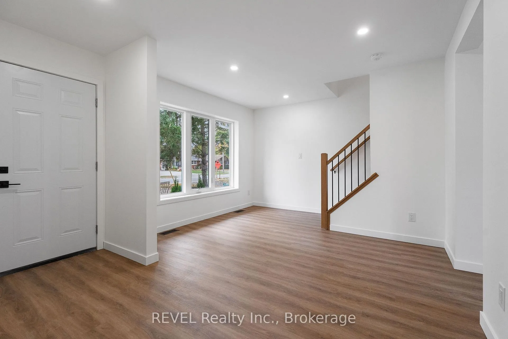 Photo 6 of Unit 2, 1372 Haist St, Pelham, Fonthill — HOMEH