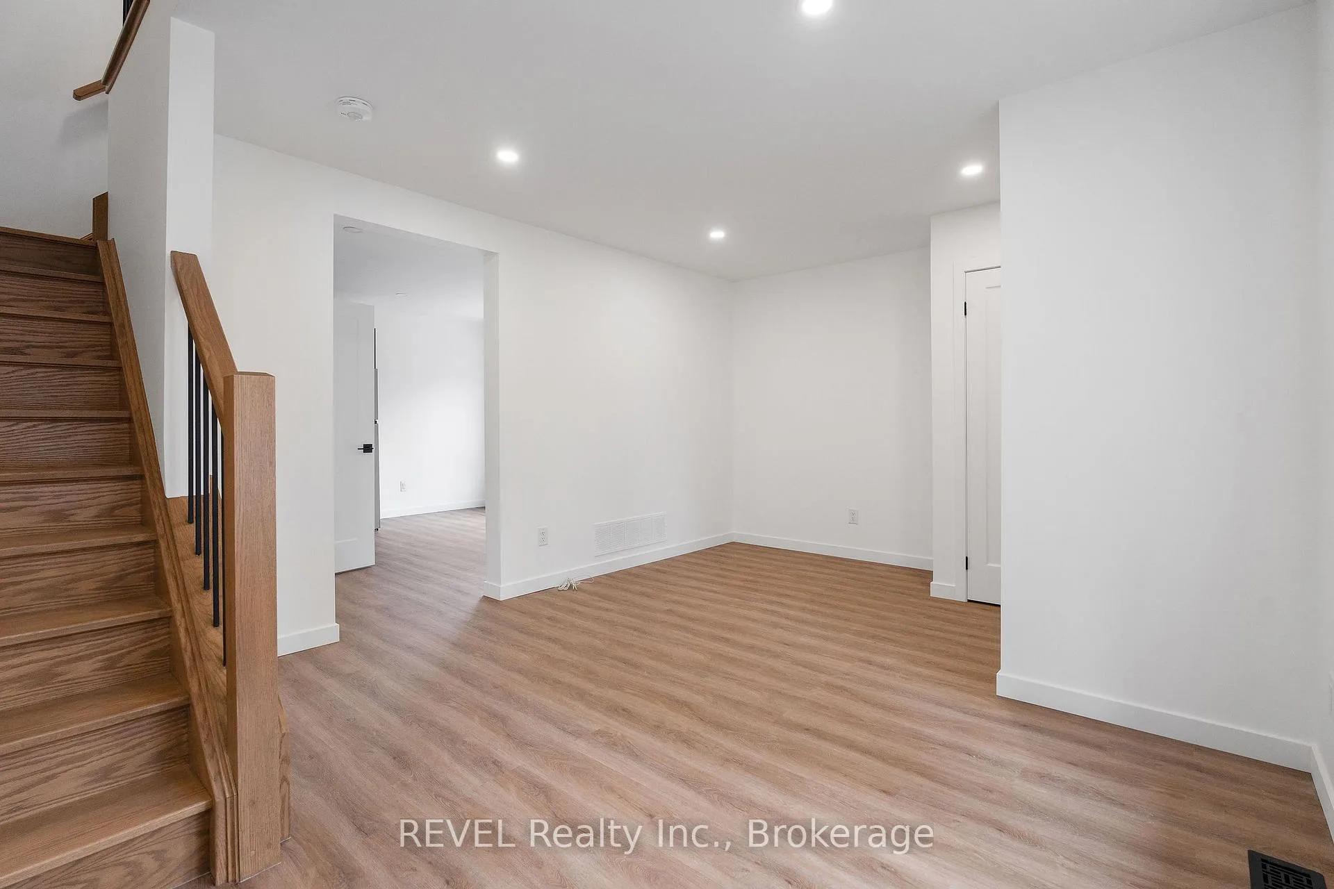 Photo 8 of Unit 2, 1372 Haist St, Pelham, Fonthill — HOMEH