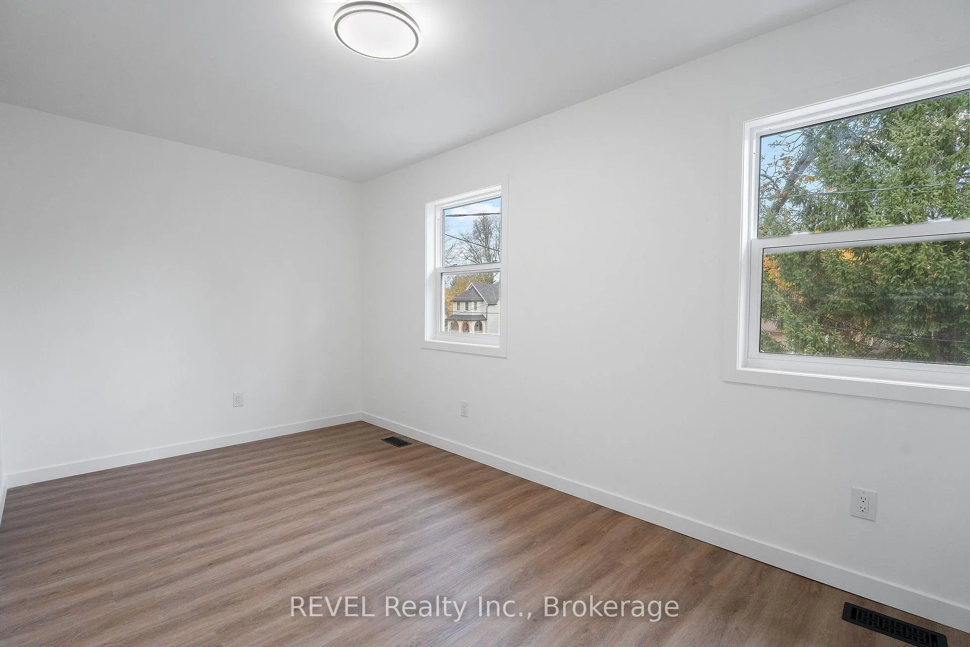 Photo 16 of Unit 2, 1372 Haist St, Pelham, Fonthill — HOMEH