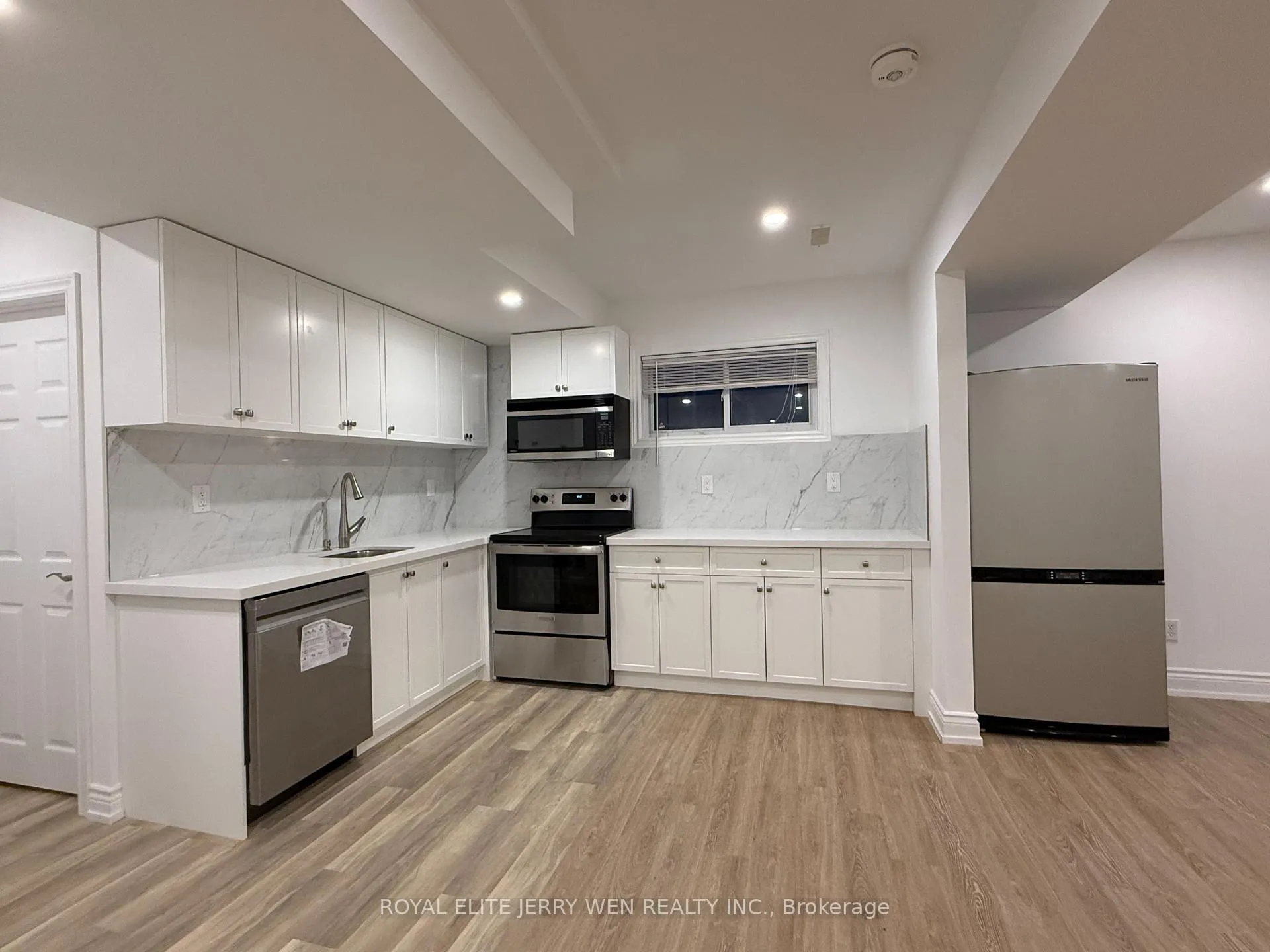 Photo 2 of Unit Basement, 266 Cedarholme Avenue, Georgina, Keswick South — HOMEH