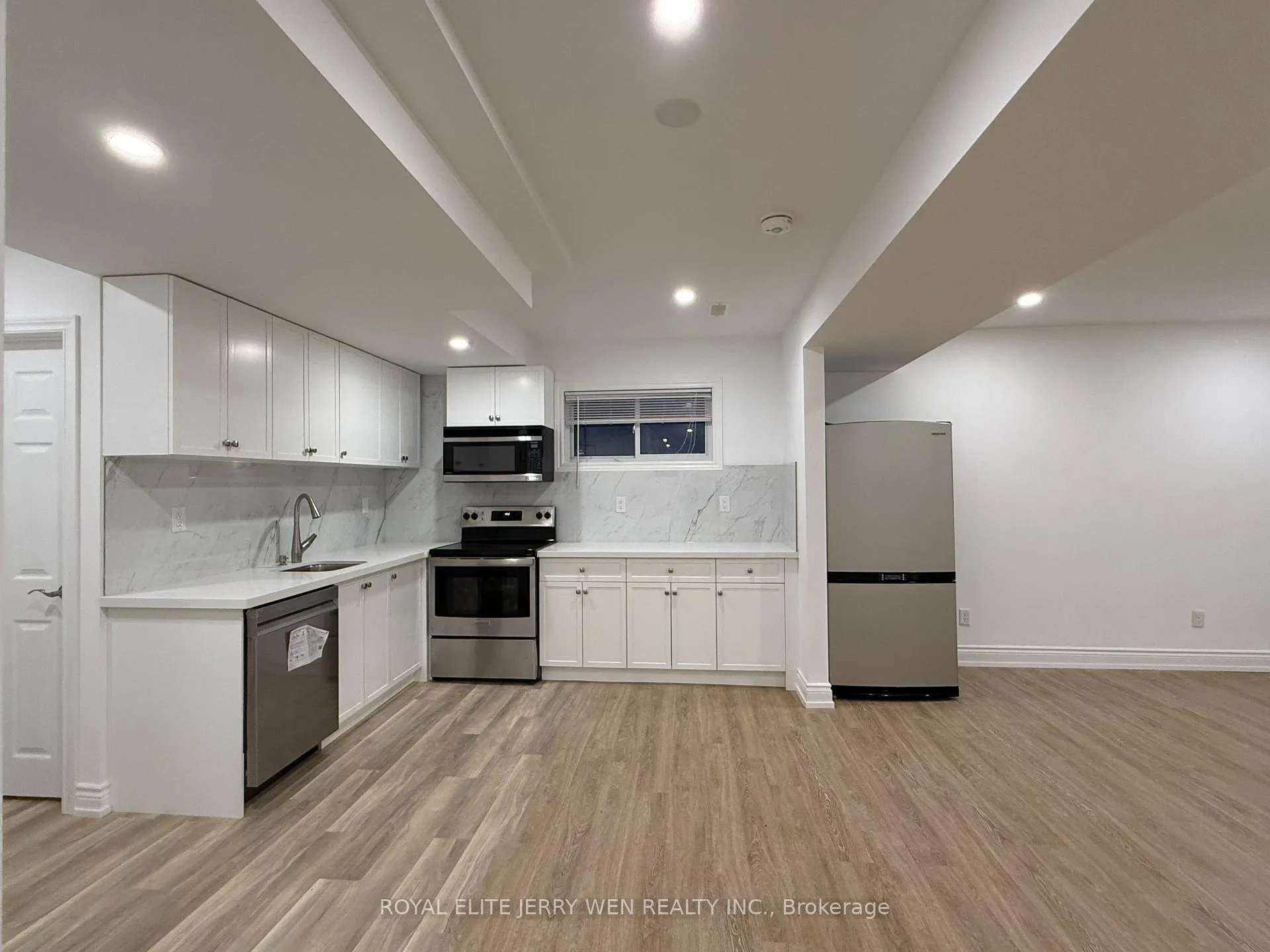 Photo 4 of Unit Basement, 266 Cedarholme Avenue, Georgina, Keswick South — HOMEH