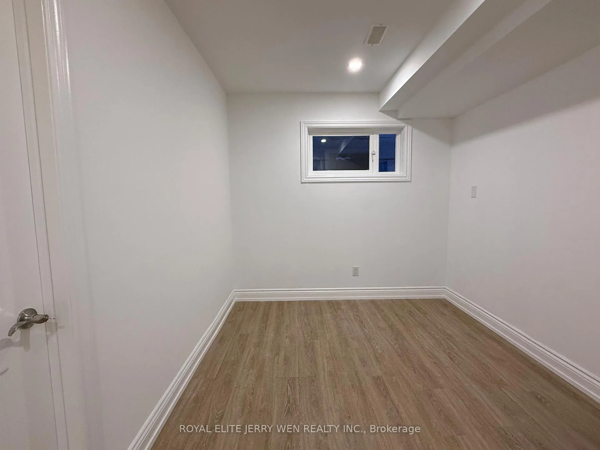Photo 10 of Unit Basement, 266 Cedarholme Avenue, Georgina, Keswick South — HOMEH