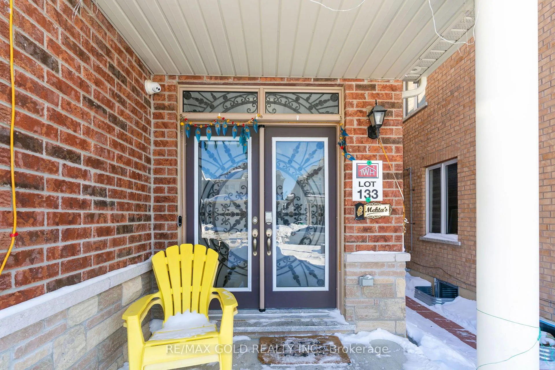 Photo 3 of 5 Dale Meadows Road, Brampton, Northwest Brampton — HOMEH