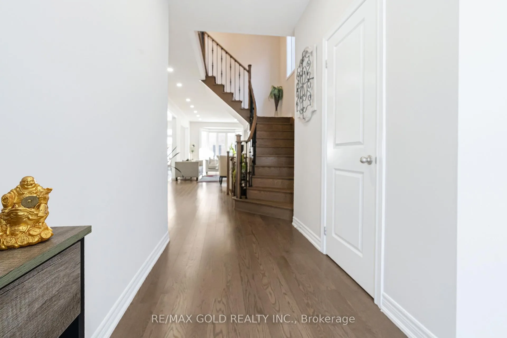 Photo 5 of 5 Dale Meadows Road, Brampton, Northwest Brampton — HOMEH
