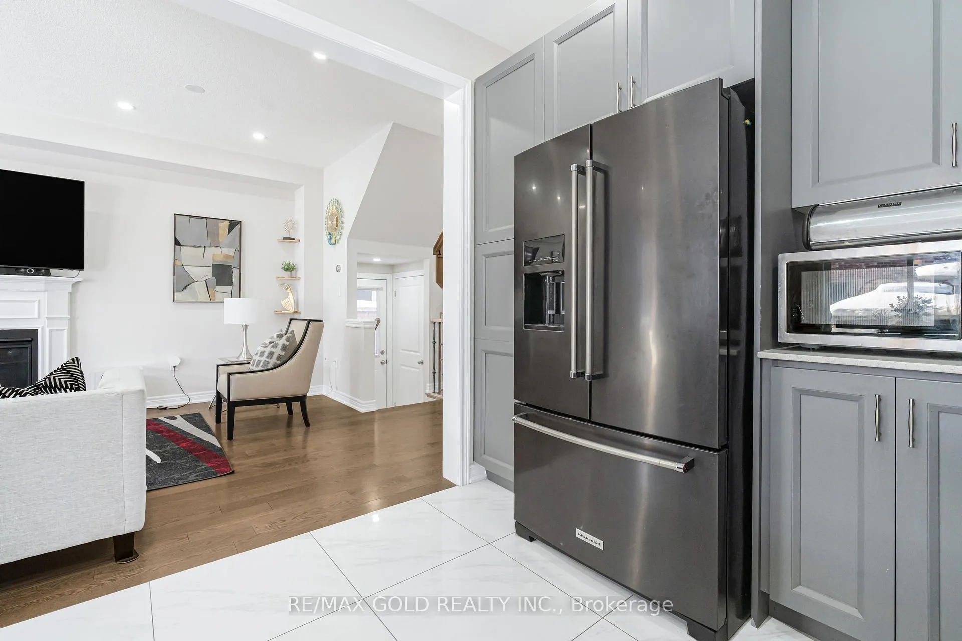 Photo 10 of 5 Dale Meadows Road, Brampton, Northwest Brampton — HOMEH