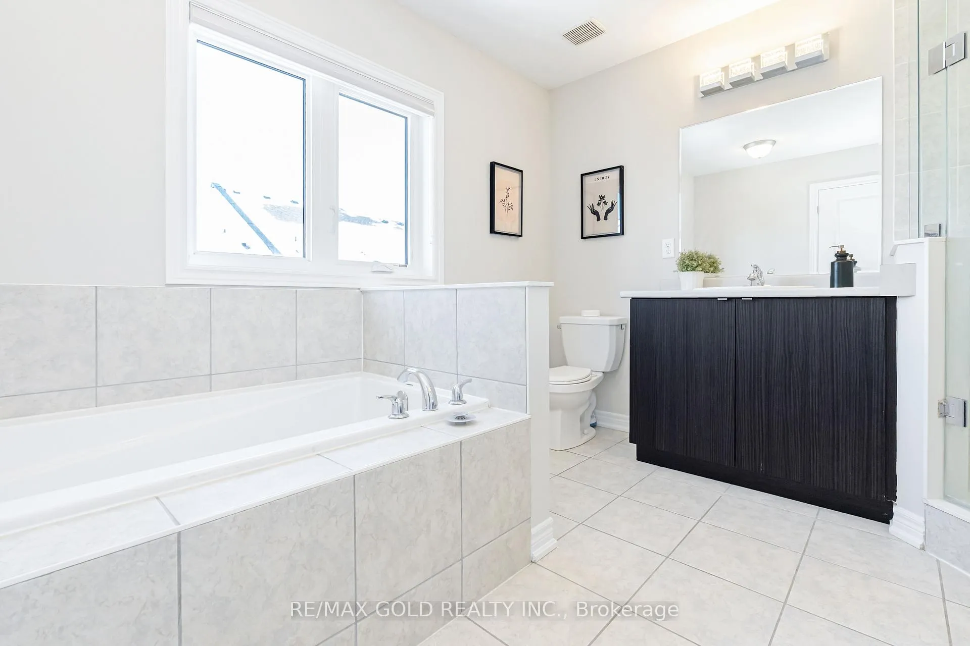 Photo 25 of 5 Dale Meadows Road, Brampton, Northwest Brampton — HOMEH