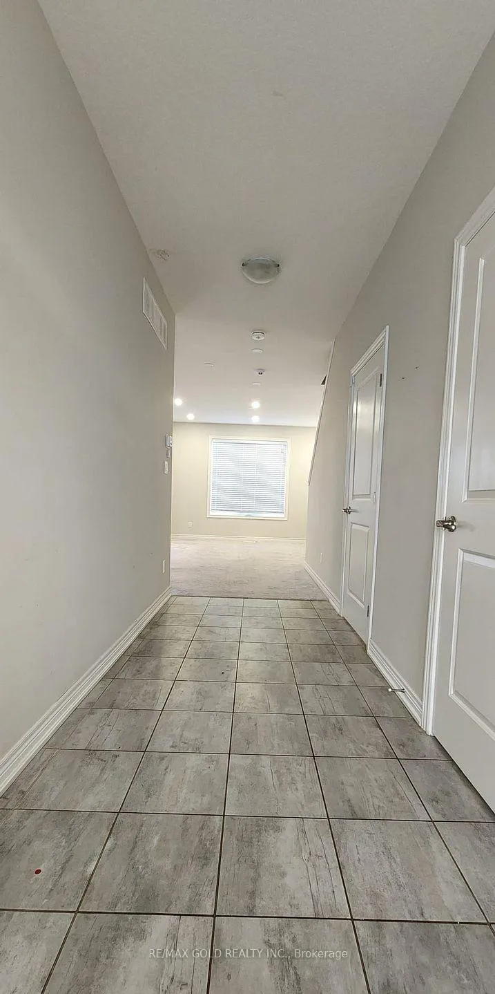 Photo 3 of 25 Noah Common Street, St. Catharines, Oakdale — HOMEH