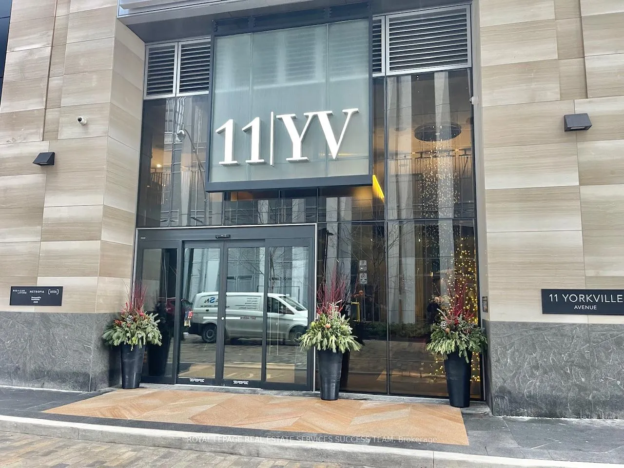 Front of Unit 1308, 11 Yorkville Avenue