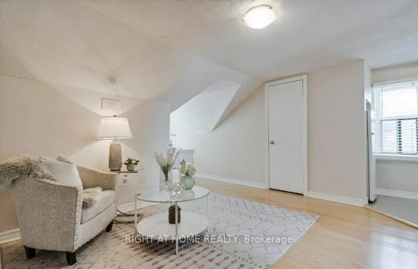 Photo 4 of Unit 301, 27 Hamilton St, Toronto, South Riverdale — HOMEH