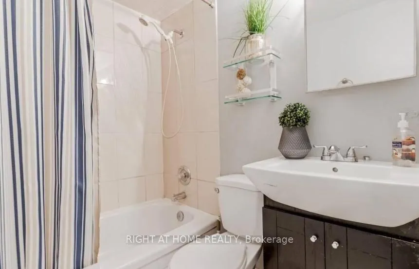 Photo 14 of Unit 301, 27 Hamilton St, Toronto, South Riverdale — HOMEH