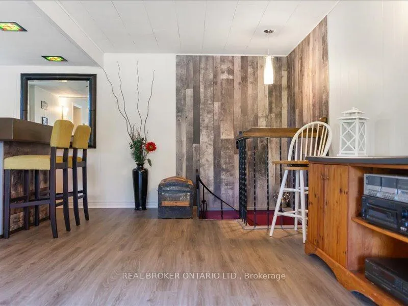 Photo 3 of 931 Bayview Avenue, Whitby, Downtown Whitby — HOMEH