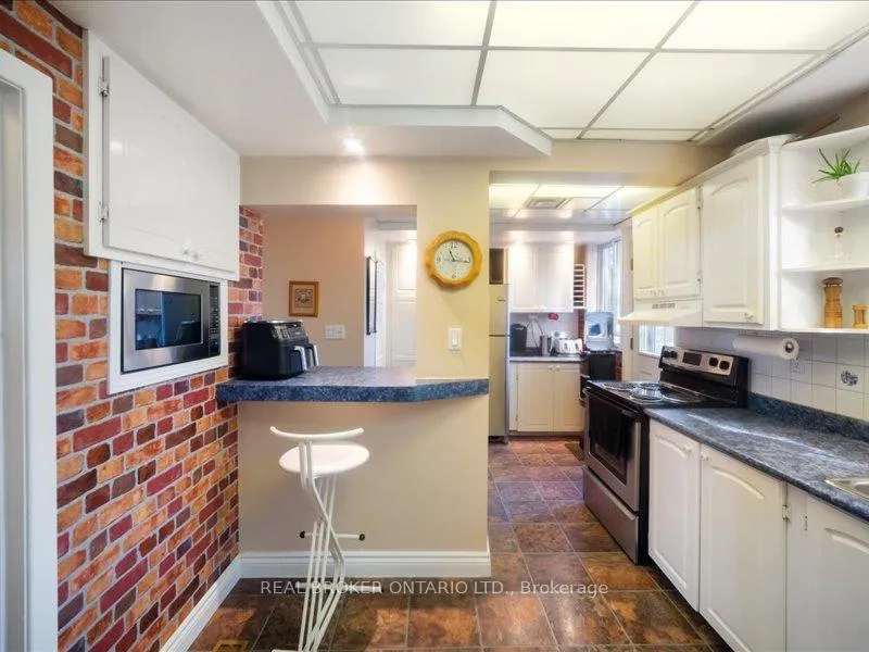 Photo 6 of 931 Bayview Avenue, Whitby, Downtown Whitby — HOMEH