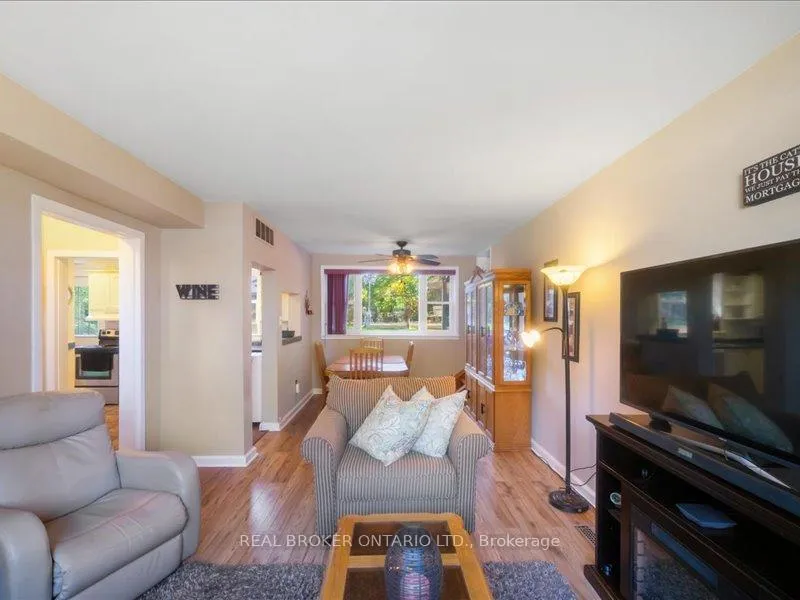 Photo 19 of 931 Bayview Avenue, Whitby, Downtown Whitby — HOMEH