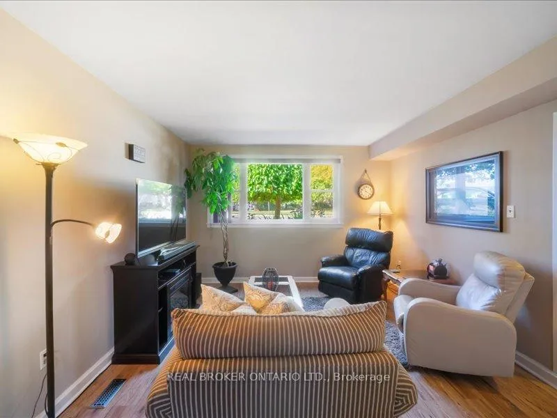 Photo 20 of 931 Bayview Avenue, Whitby, Downtown Whitby — HOMEH