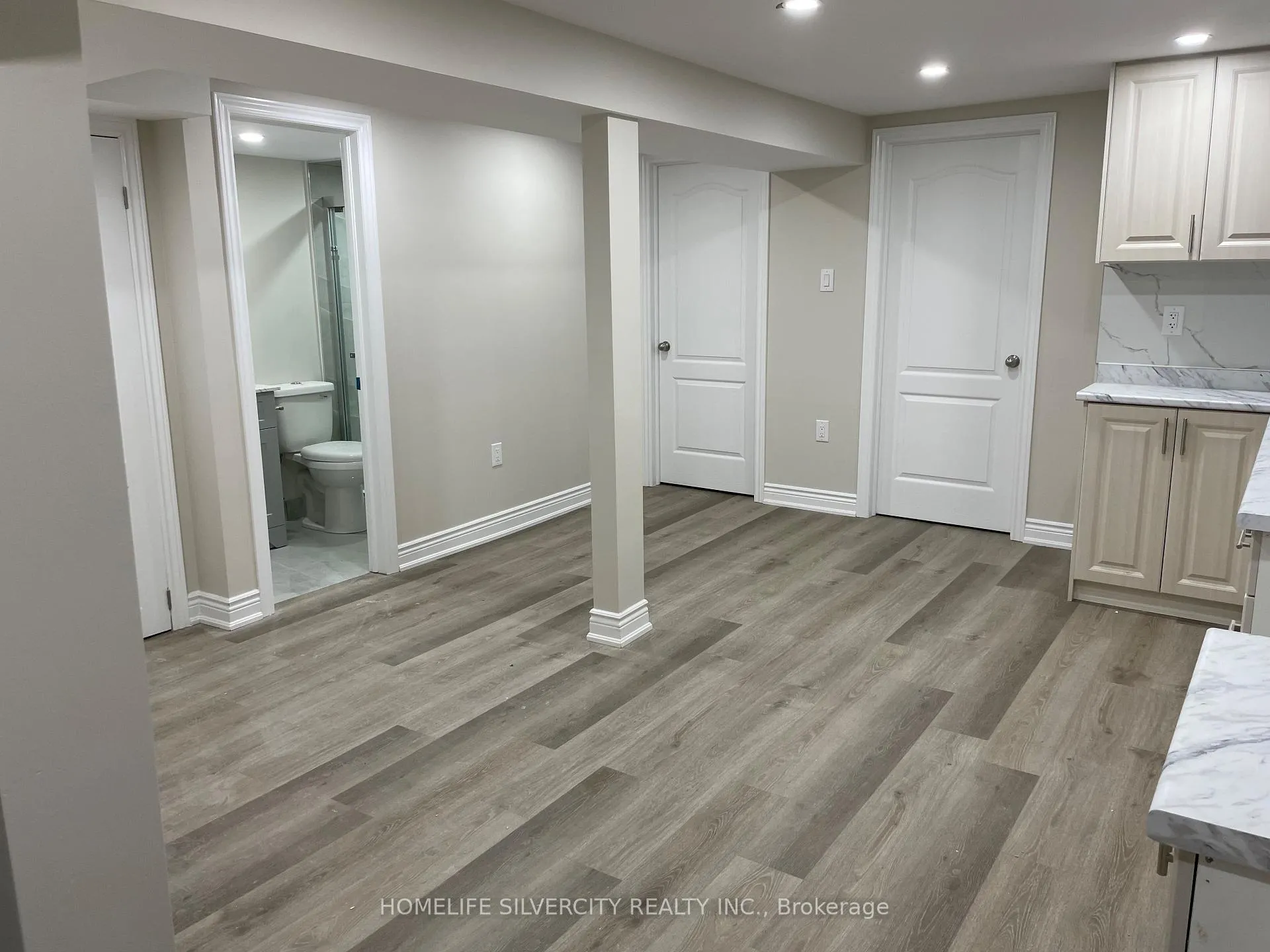 Photo 5 of 7 Mandrain Crescent, Brampton, Bramalea North Industrial — HOMEH