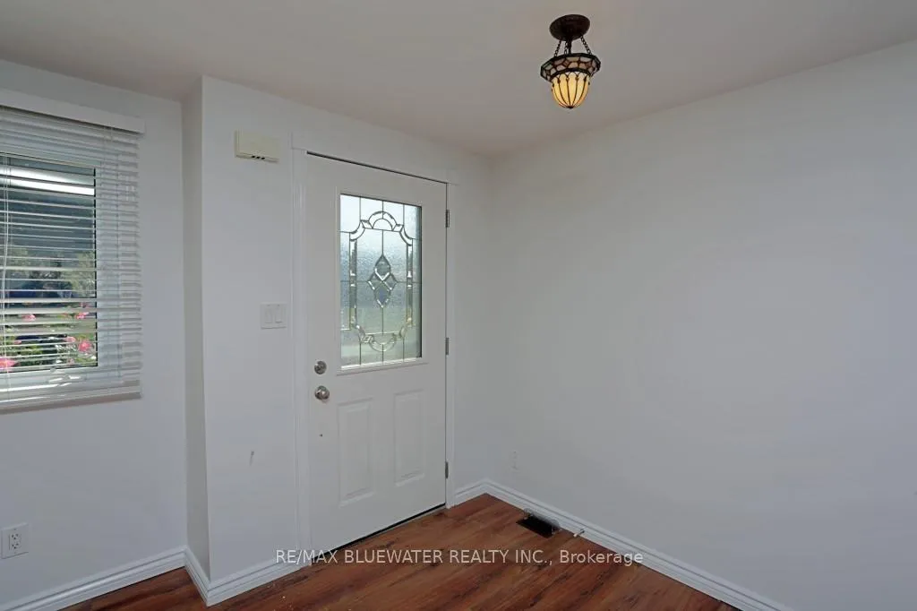 Photo 4 of 25 Maple Grove Court E, South Huron, Stephen — HOMEH