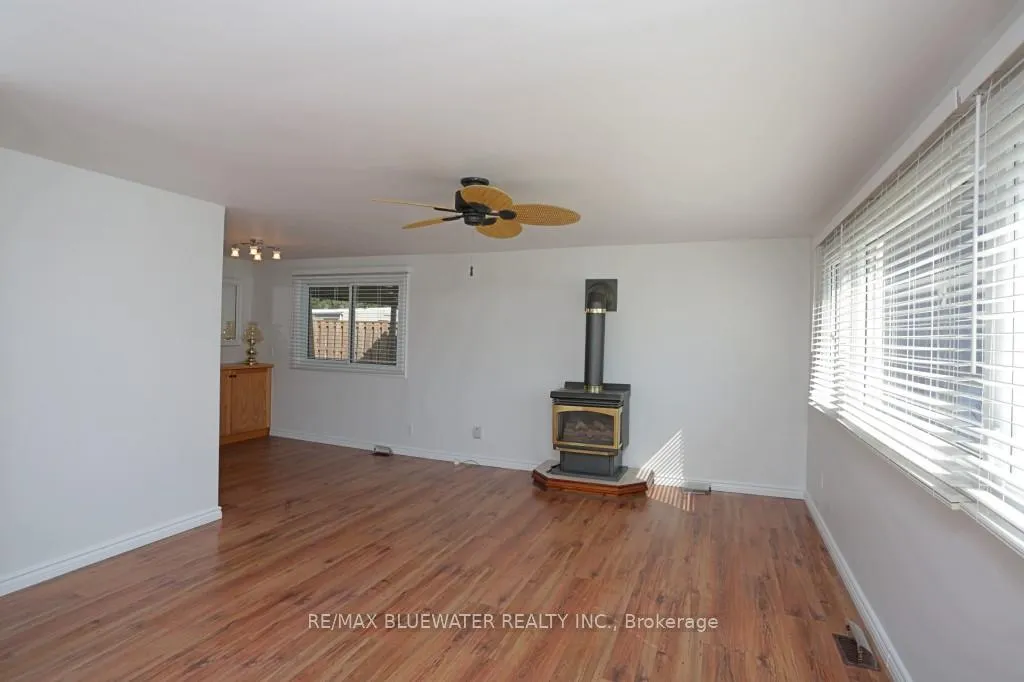 Photo 5 of 25 Maple Grove Court E, South Huron, Stephen — HOMEH