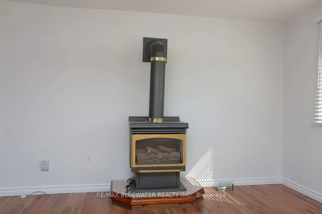 Photo 7 of 25 Maple Grove Court E, South Huron, Stephen — HOMEH