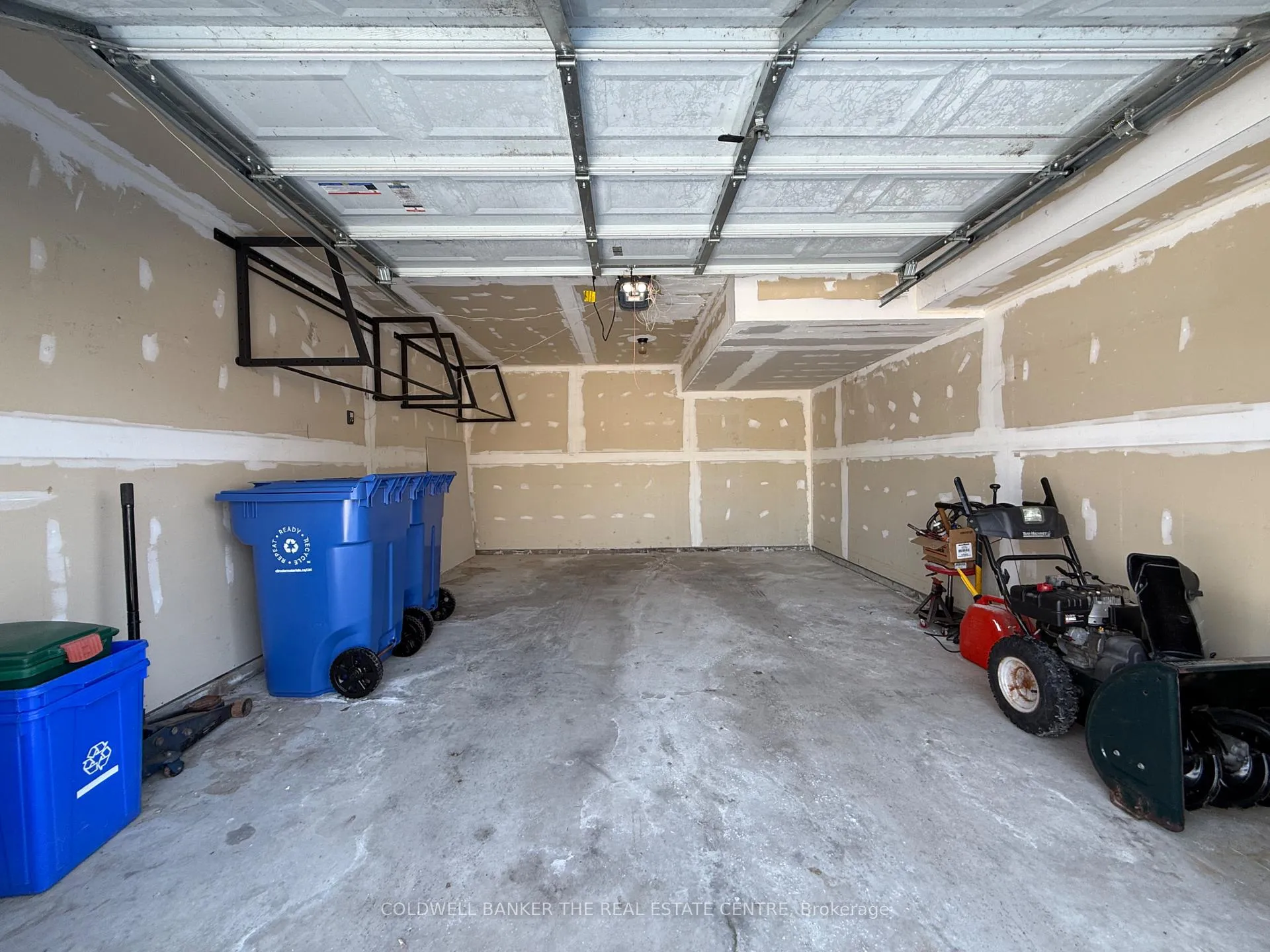 Photo 4 of Unit Upper, 27182A Civic Centre Road, Georgina, Historic Lakeshore Communities — HOMEH