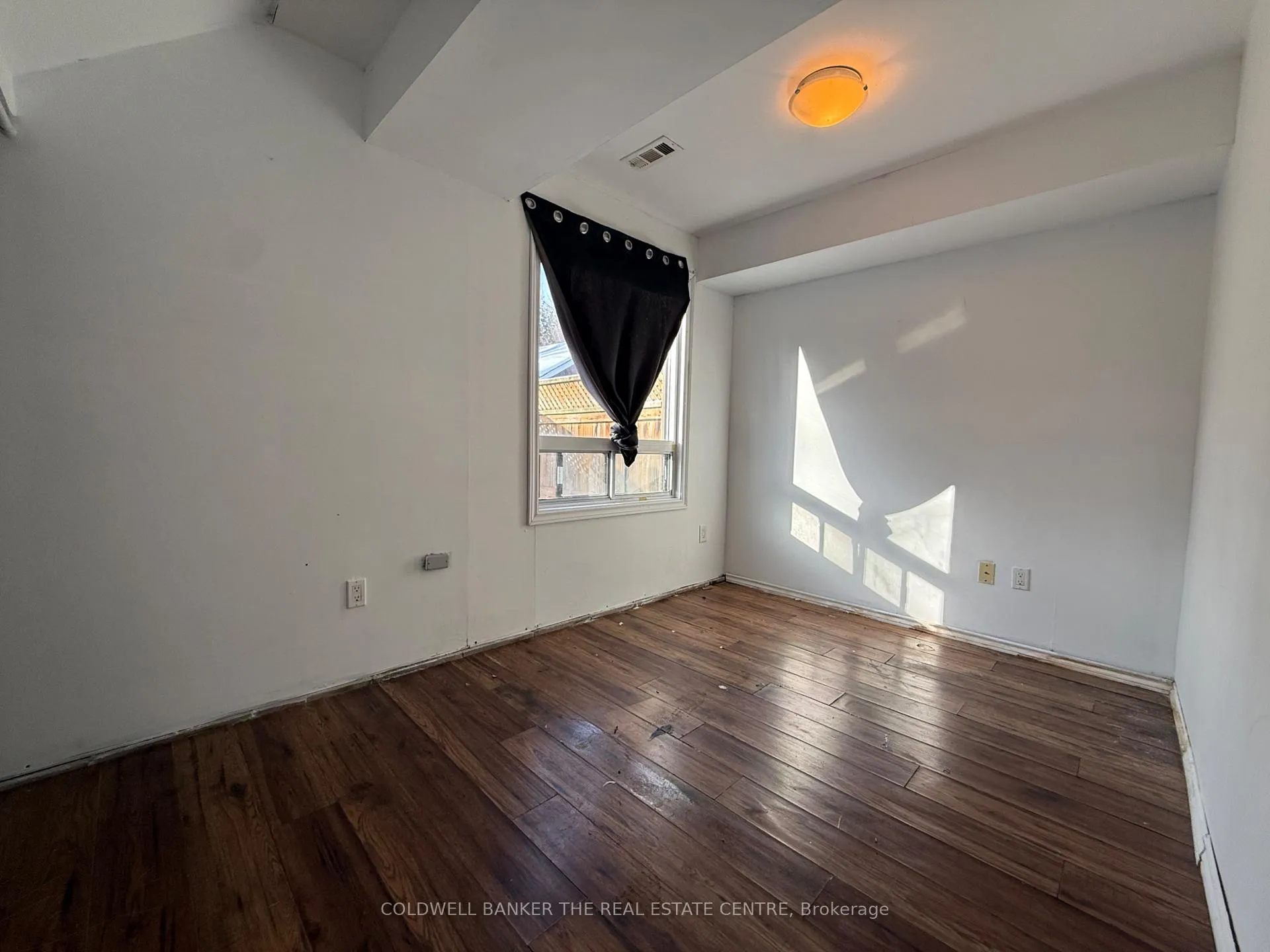 Photo 7 of Unit Upper, 27182A Civic Centre Road, Georgina, Historic Lakeshore Communities — HOMEH