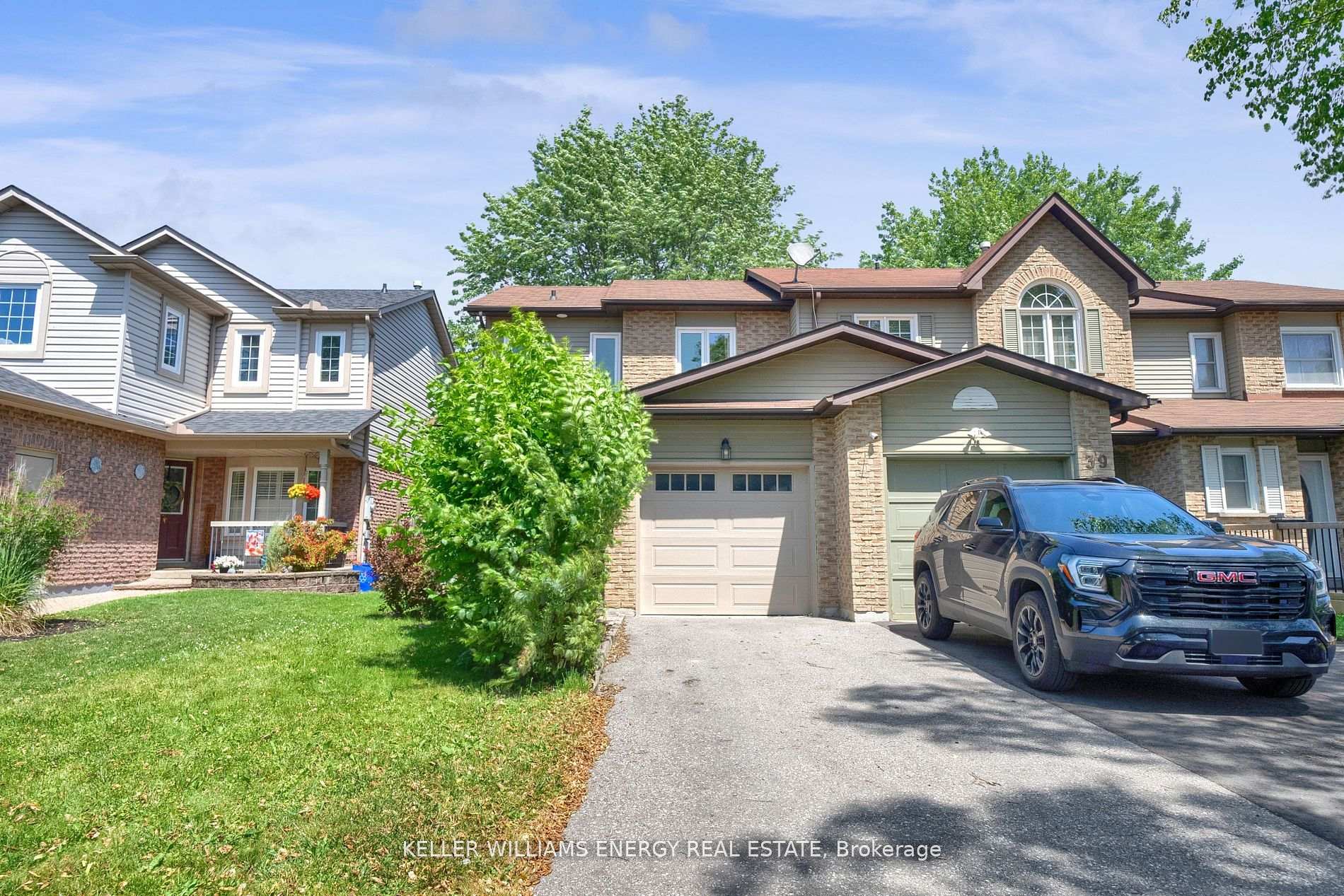 Photo 1 of 37 Poolton Crescent, Clarington, Courtice — HOMEH