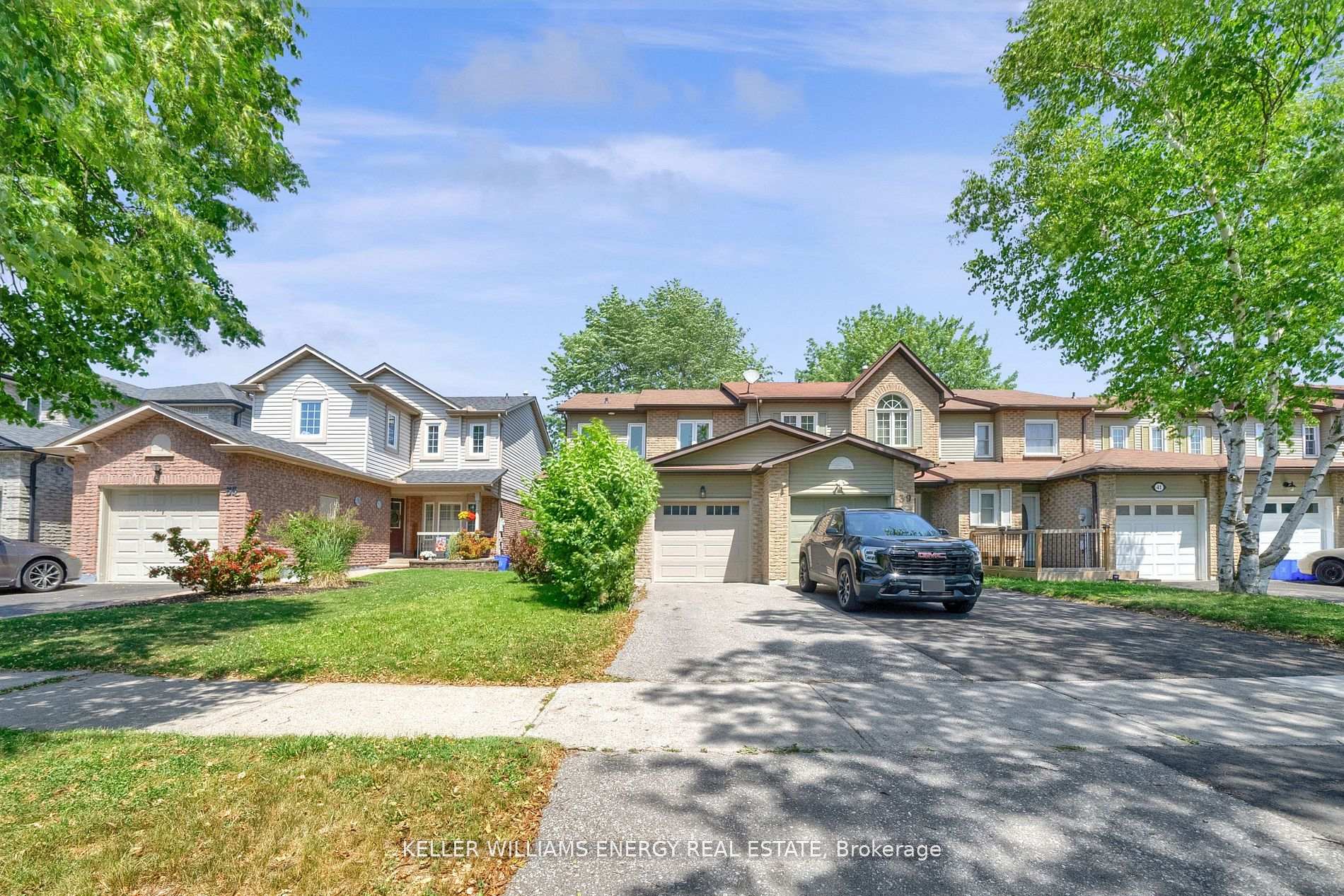 Photo 2 of 37 Poolton Crescent, Clarington, Courtice — HOMEH