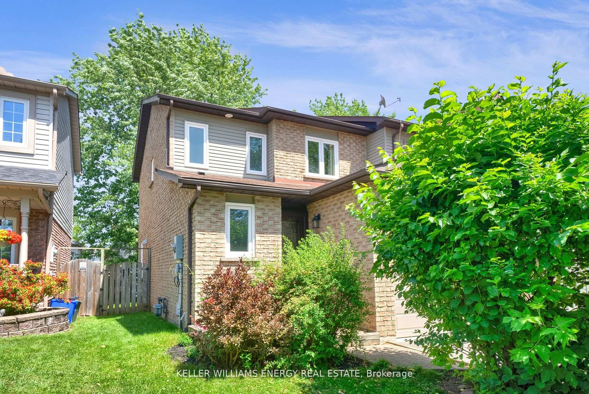 Photo 3 of 37 Poolton Crescent, Clarington, Courtice — HOMEH