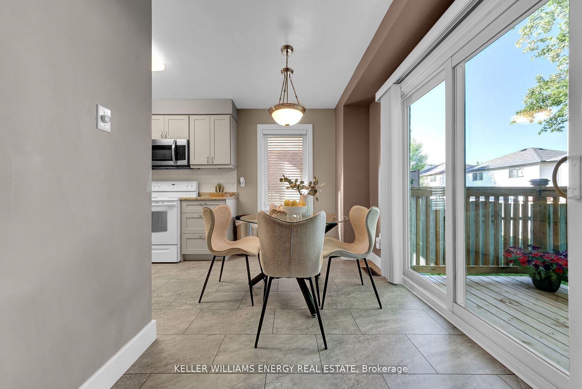 Photo 16 of 37 Poolton Crescent, Clarington, Courtice — HOMEH