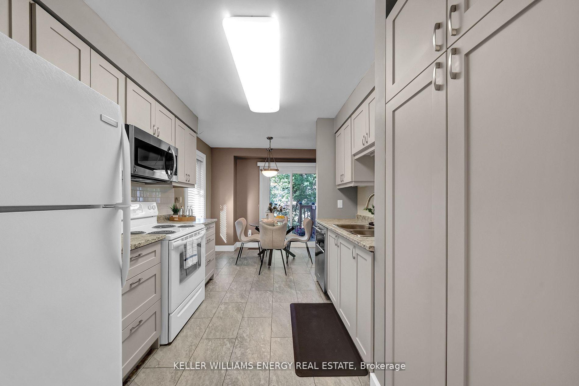 Photo 20 of 37 Poolton Crescent, Clarington, Courtice — HOMEH