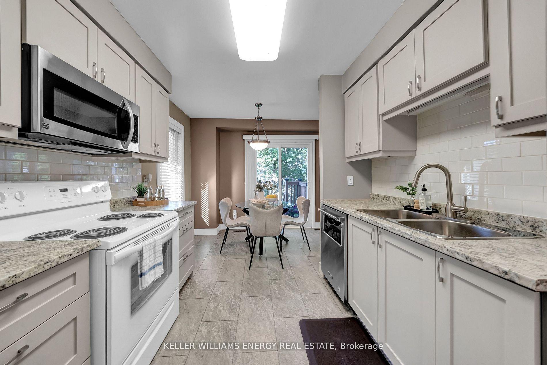 Photo 21 of 37 Poolton Crescent, Clarington, Courtice — HOMEH