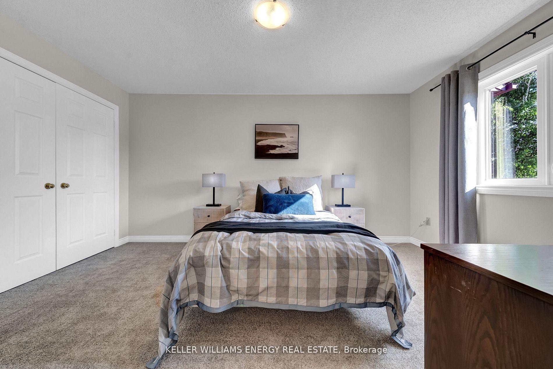 Photo 24 of 37 Poolton Crescent, Clarington, Courtice — HOMEH