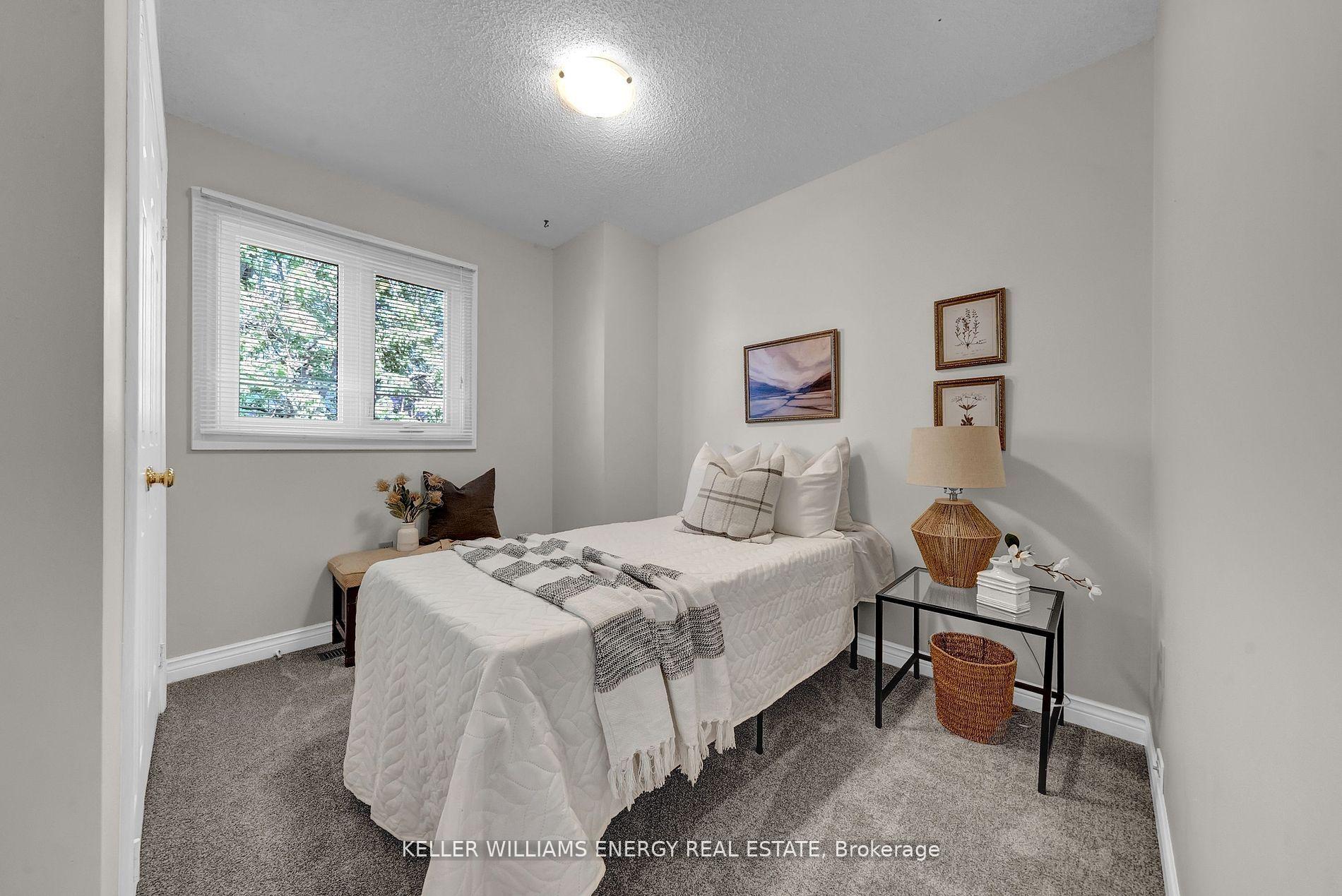 Photo 28 of 37 Poolton Crescent, Clarington, Courtice — HOMEH
