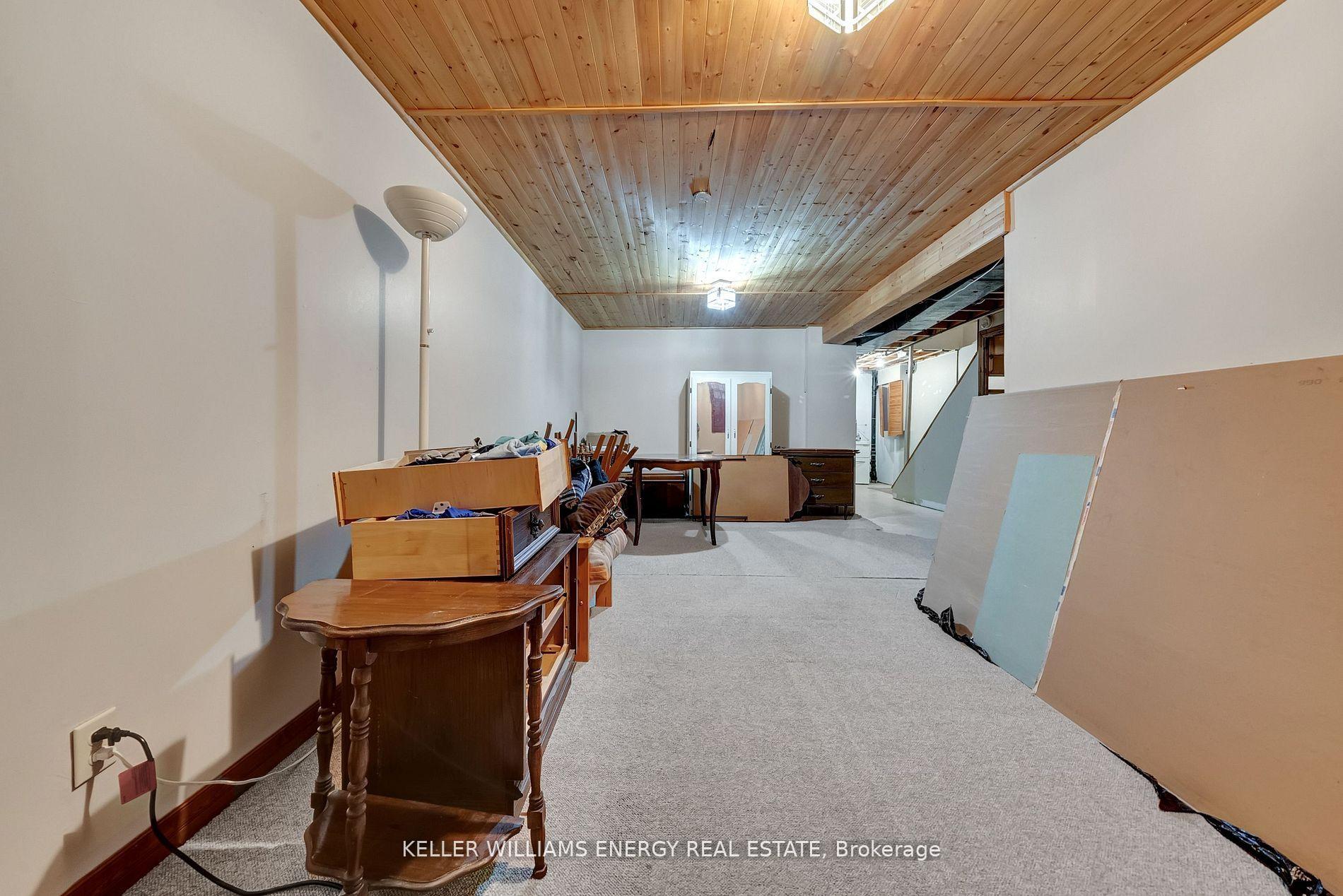 Photo 32 of 37 Poolton Crescent, Clarington, Courtice — HOMEH
