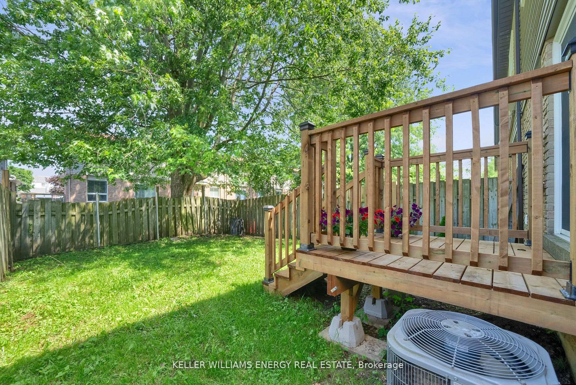 Photo 33 of 37 Poolton Crescent, Clarington, Courtice — HOMEH
