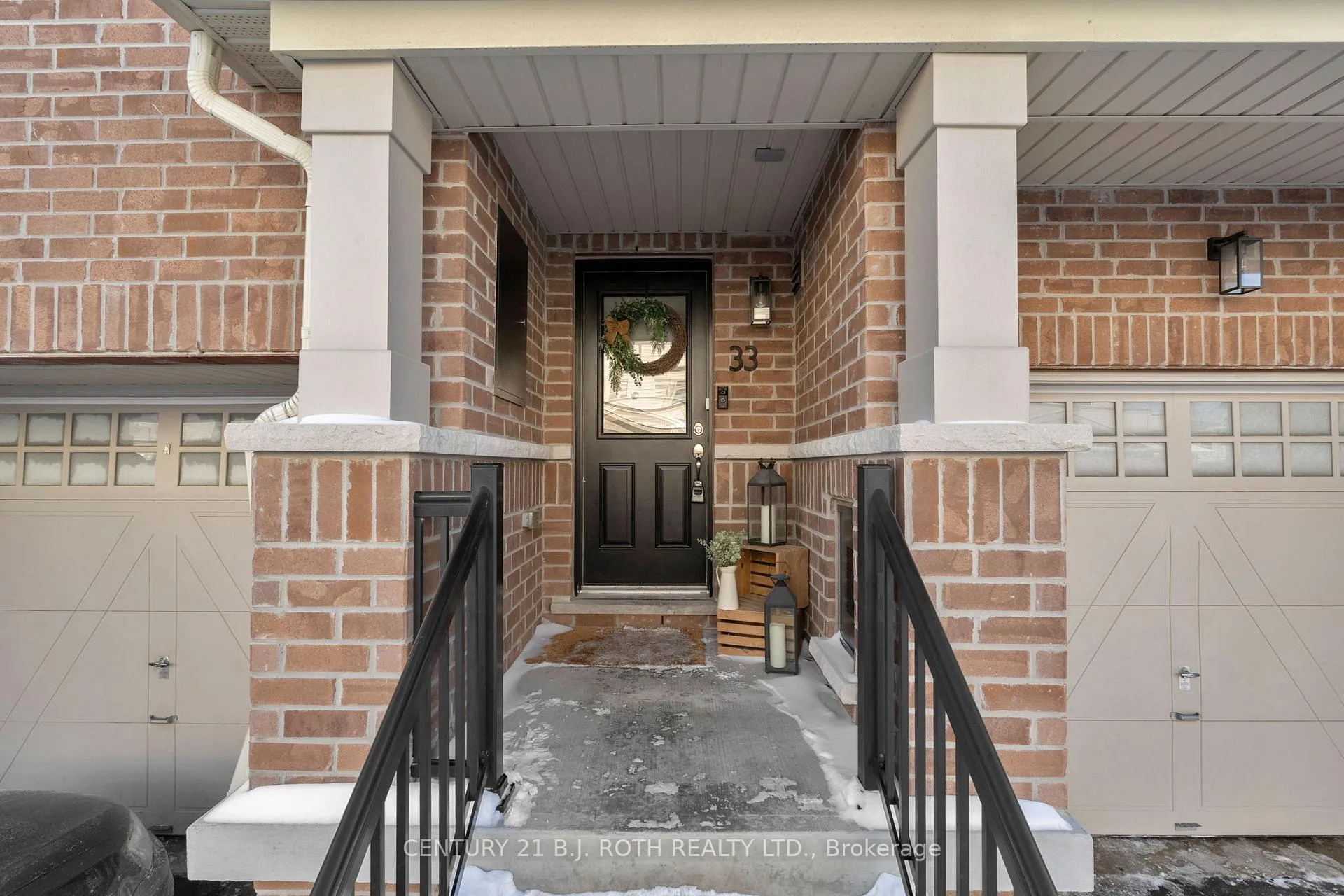 Photo 2 of 33 Westbury Way, Whitby, Brooklin — HOMEH
