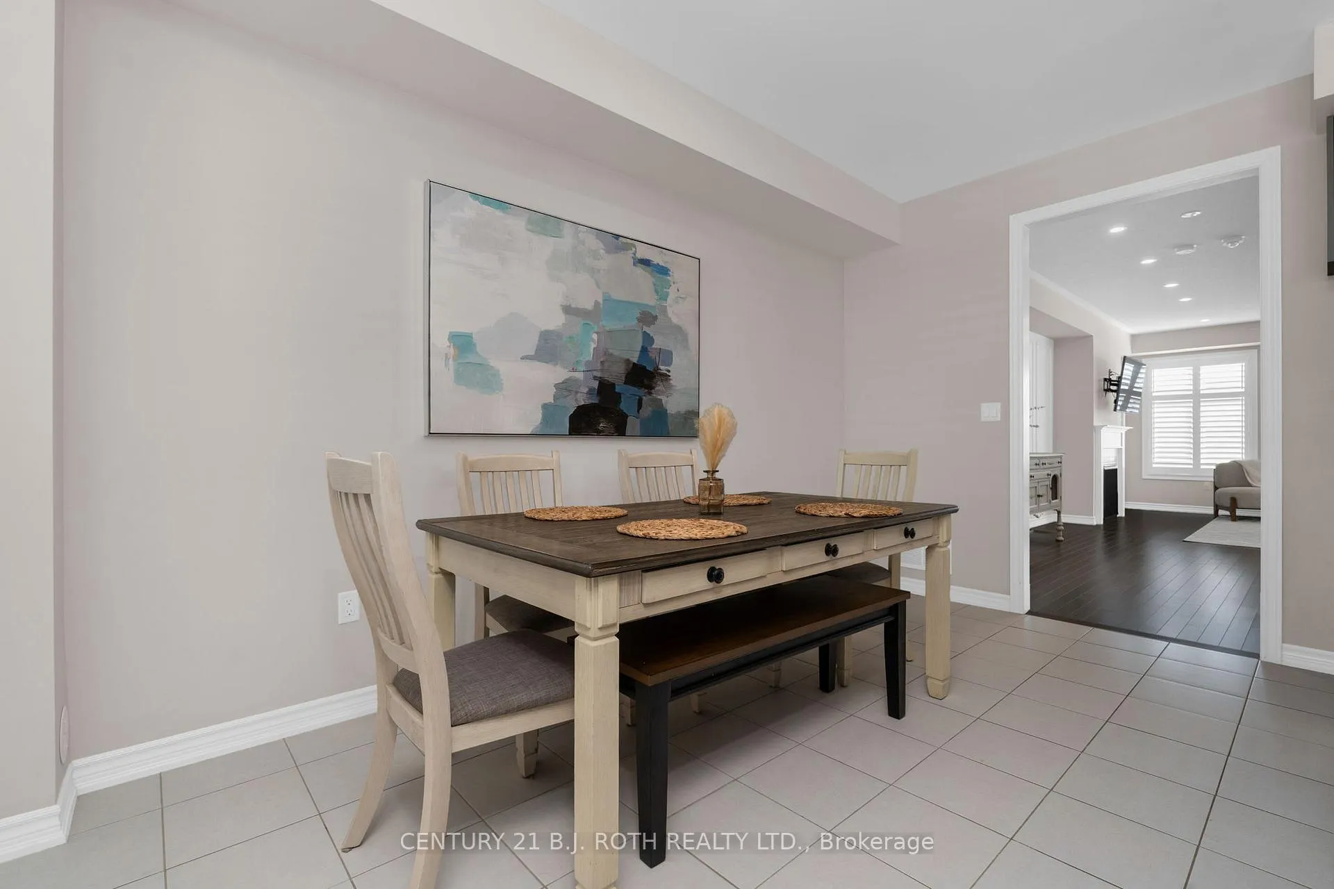 Photo 13 of 33 Westbury Way, Whitby, Brooklin — HOMEH