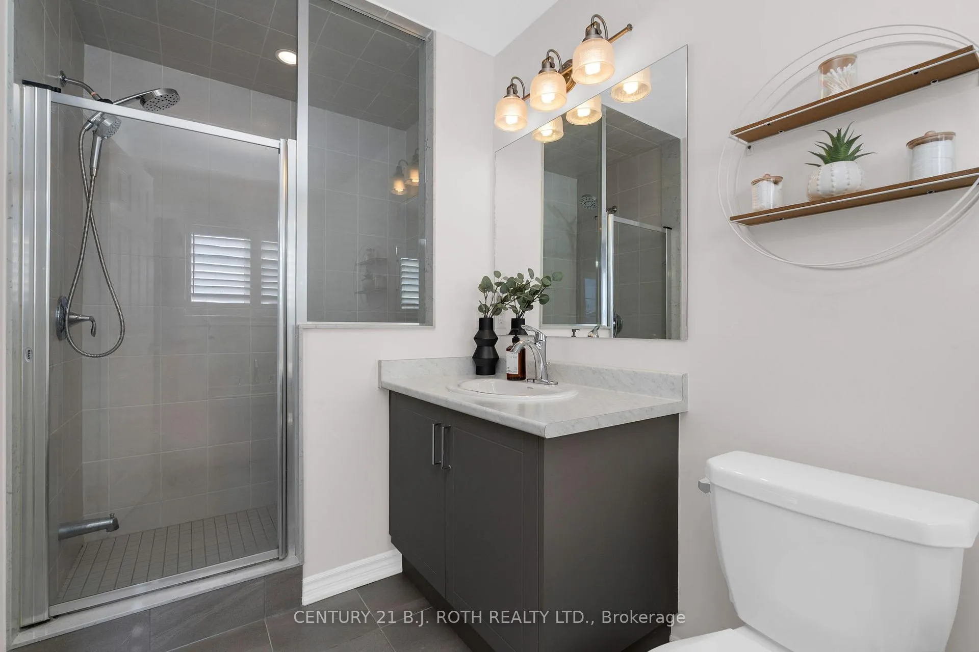 Photo 21 of 33 Westbury Way, Whitby, Brooklin — HOMEH