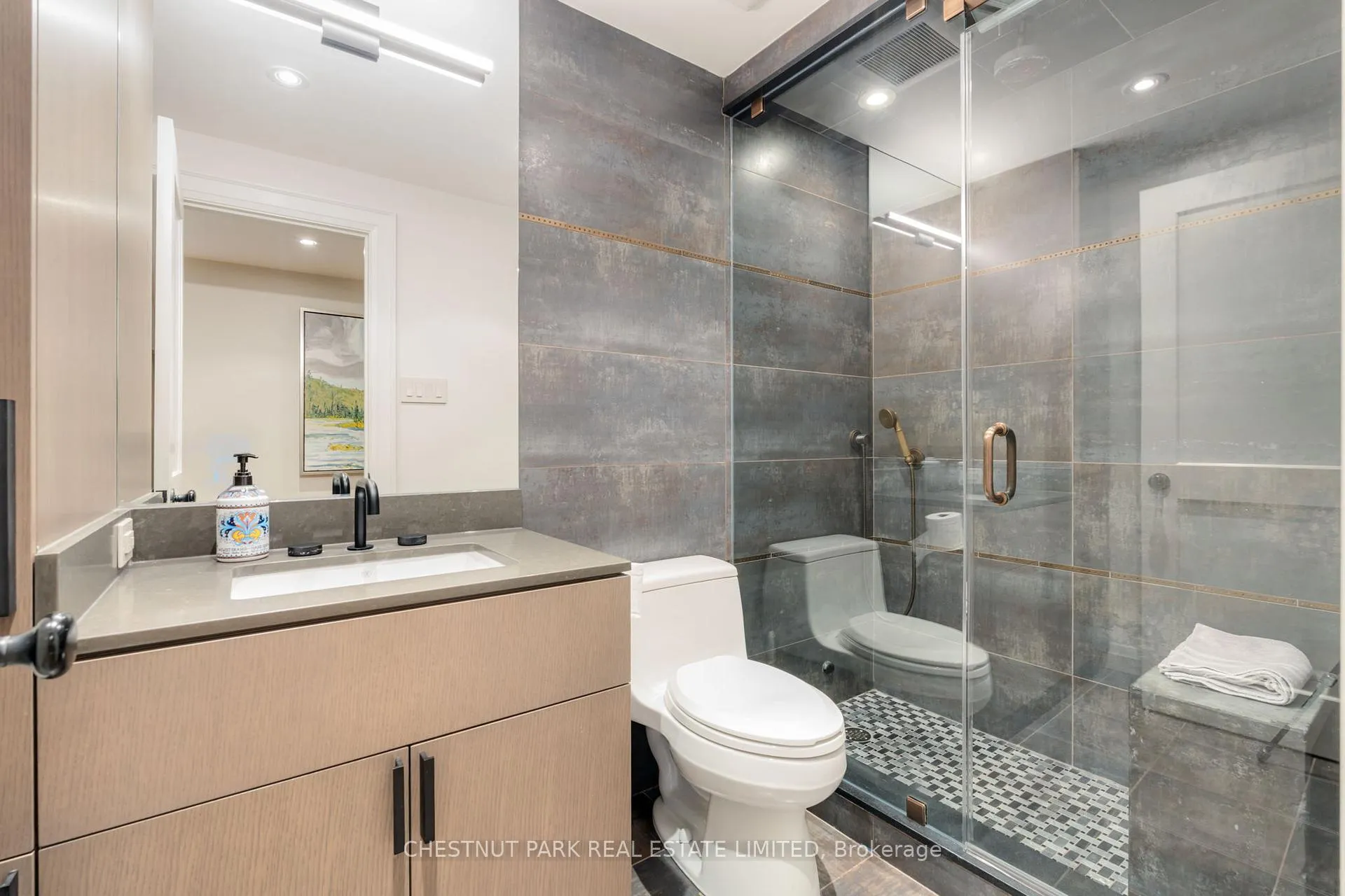 Photo 44 of 84 Oriole Road, Toronto, Yonge-St. Clair — HOMEH