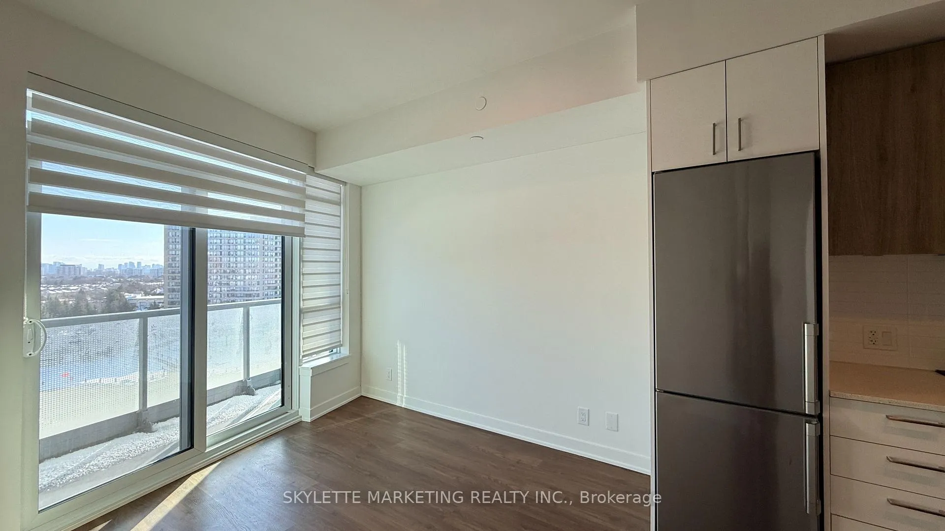 Photo 9 of Unit 604, 30 Upper Mall Way, Vaughan, Brownridge — HOMEH