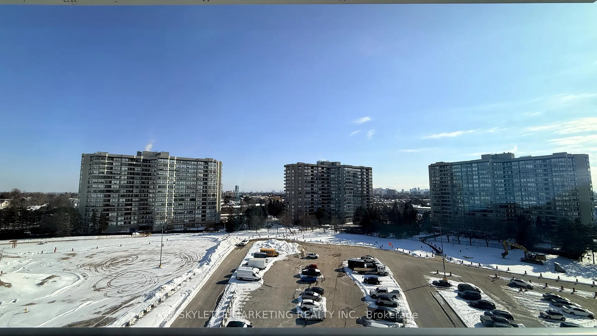 Photo 10 of Unit 604, 30 Upper Mall Way, Vaughan, Brownridge — HOMEH