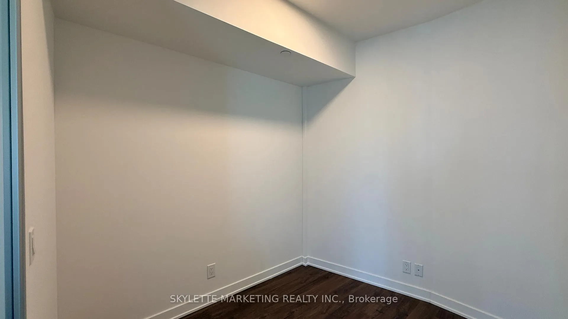 Photo 11 of Unit 604, 30 Upper Mall Way, Vaughan, Brownridge — HOMEH