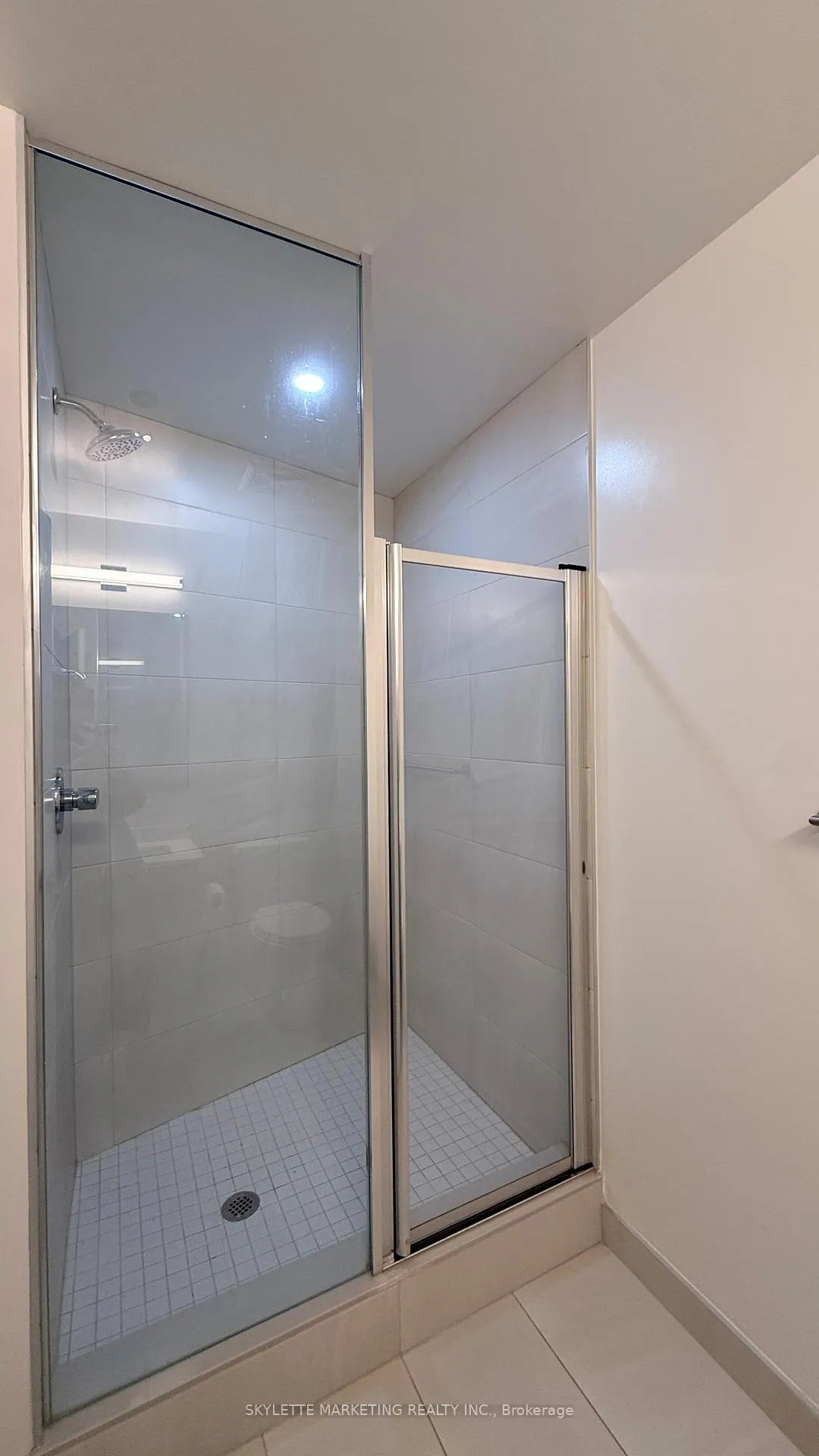 Photo 13 of Unit 604, 30 Upper Mall Way, Vaughan, Brownridge — HOMEH
