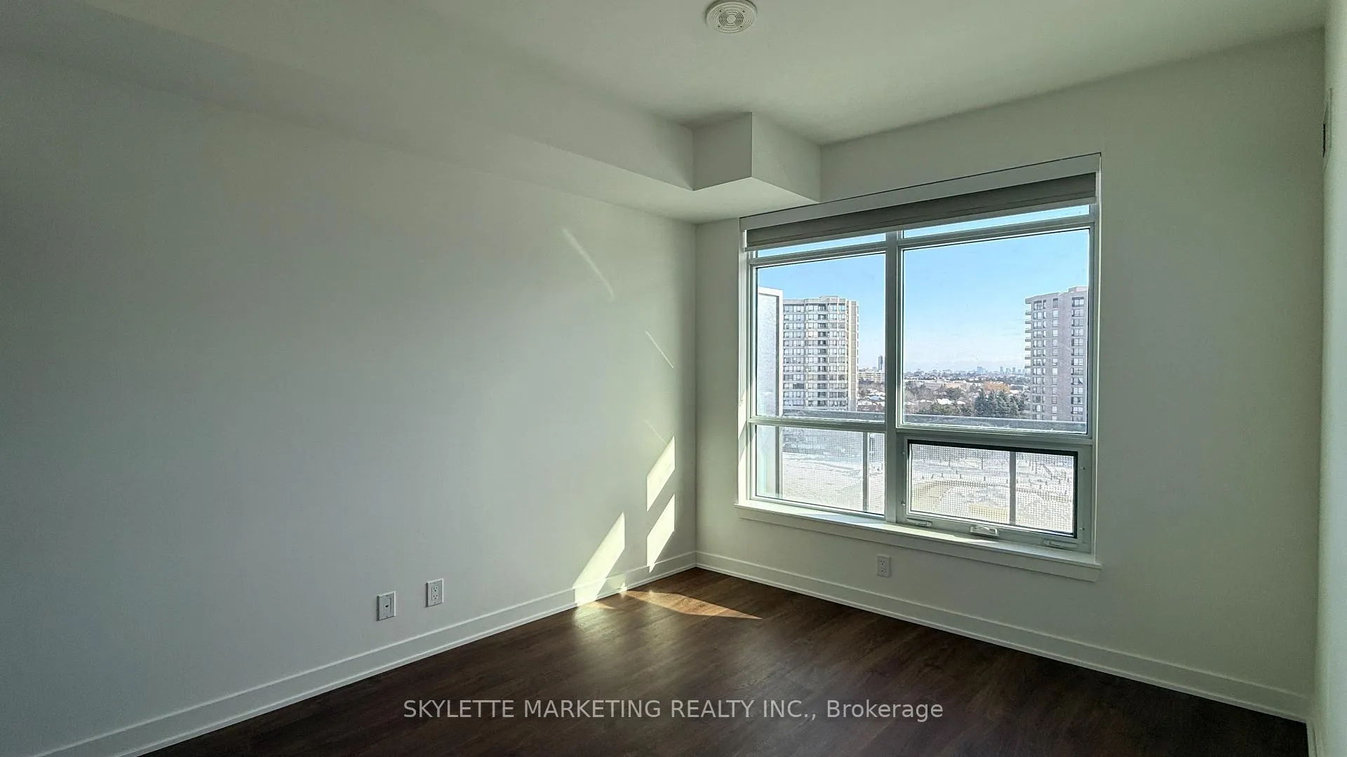 Photo 14 of Unit 604, 30 Upper Mall Way, Vaughan, Brownridge — HOMEH