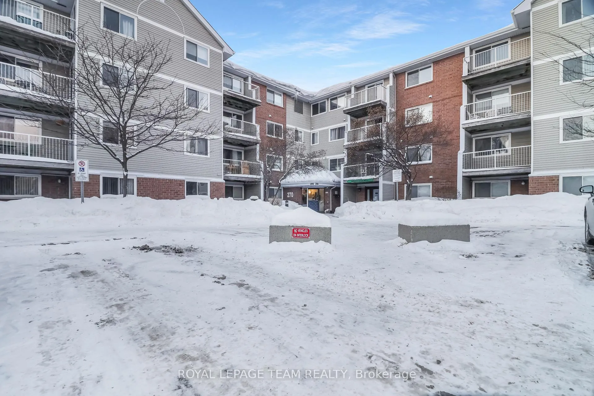 Photo 2 of 270 Brittany Drive, Ottawa, Viscount Alexander Park — HOMEH