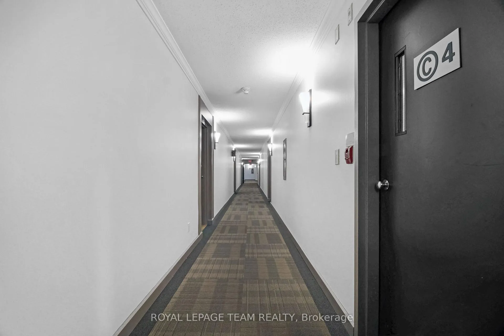 Photo 4 of 270 Brittany Drive, Ottawa, Viscount Alexander Park — HOMEH