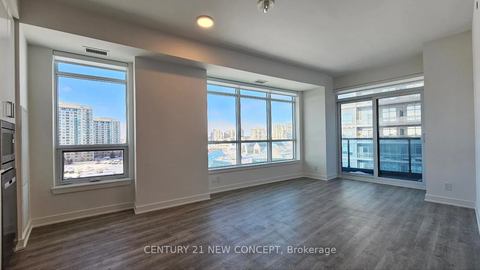 Photo 2 of Unit 618, 30 Upper Mall Way, Vaughan, Brownridge — HOMEH