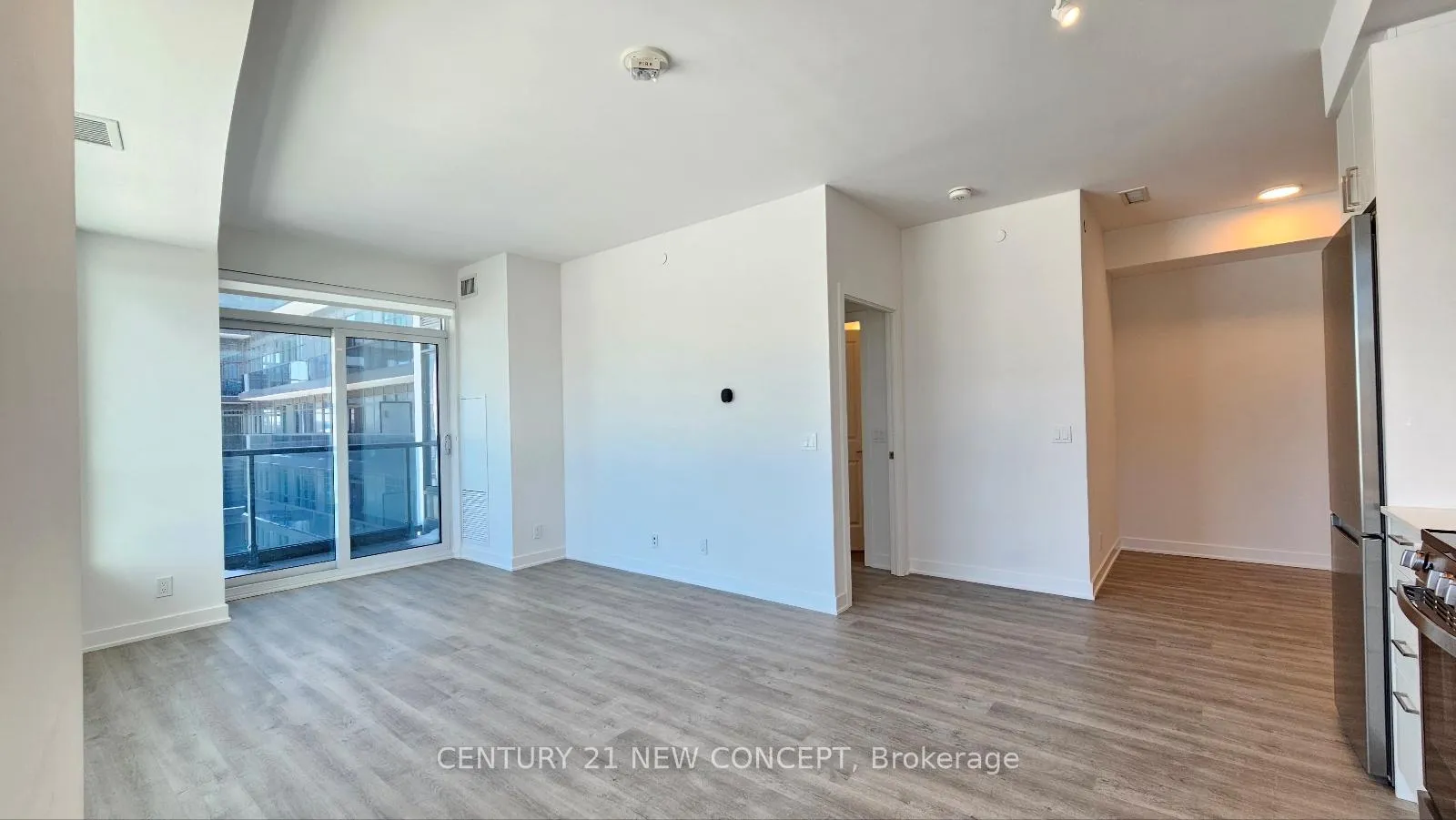 Photo 3 of Unit 618, 30 Upper Mall Way, Vaughan, Brownridge — HOMEH