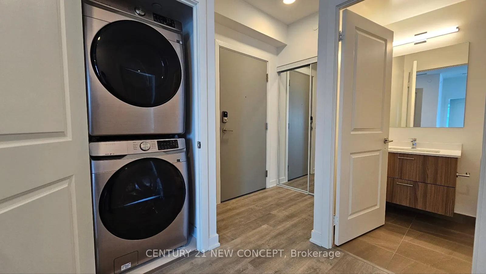 Photo 5 of Unit 618, 30 Upper Mall Way, Vaughan, Brownridge — HOMEH