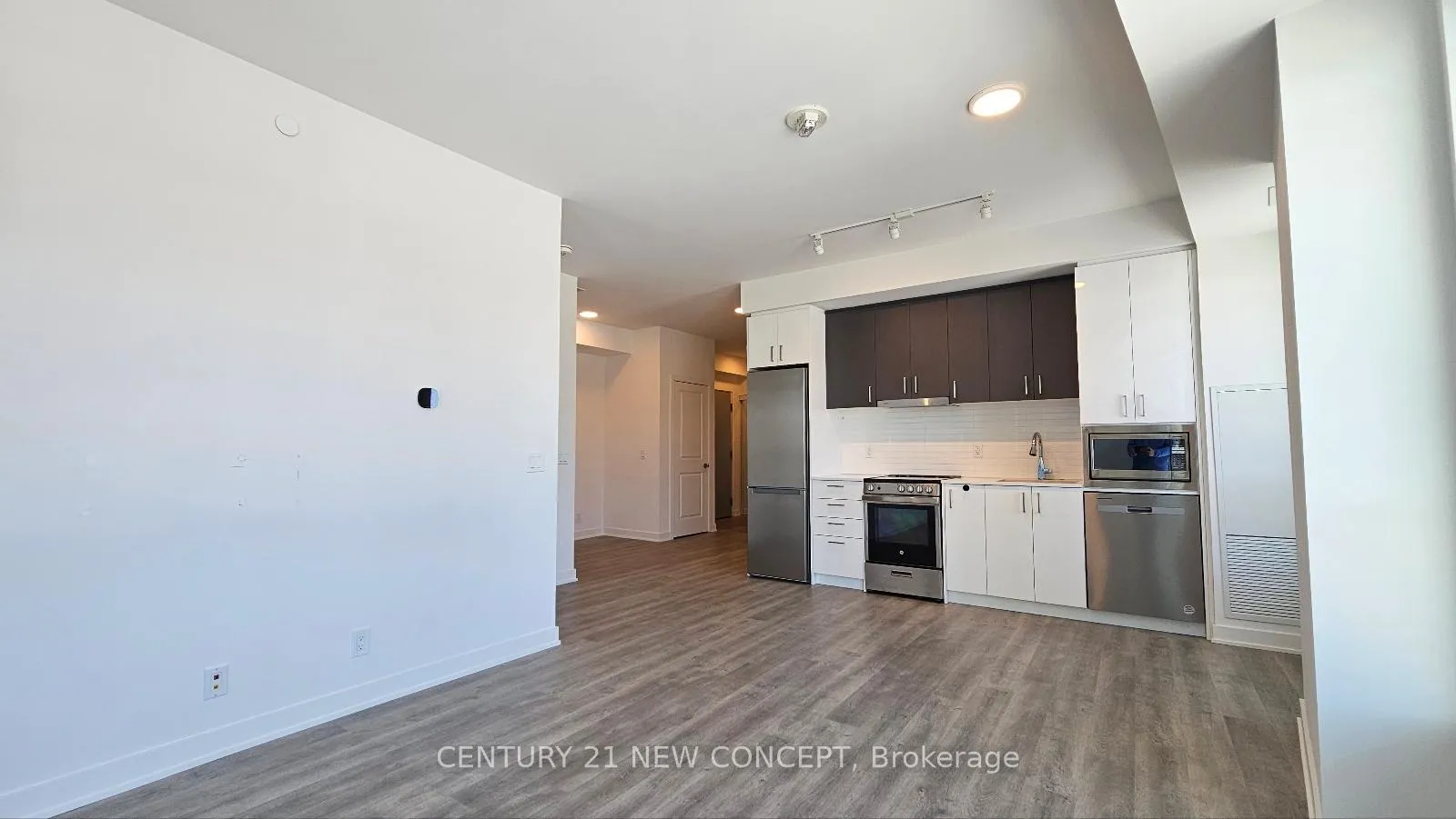 Photo 15 of Unit 618, 30 Upper Mall Way, Vaughan, Brownridge — HOMEH